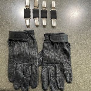 Bilt Woman’s Lightweight Riding Gloves Size Med with 2 sets of Pant Clips Bundle